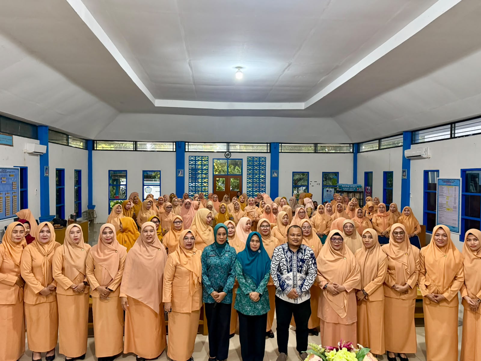 FTI USN Kolaka Dukung Literasi Digital Keluarga melalui Edukasi Ibu Cerdas Digital